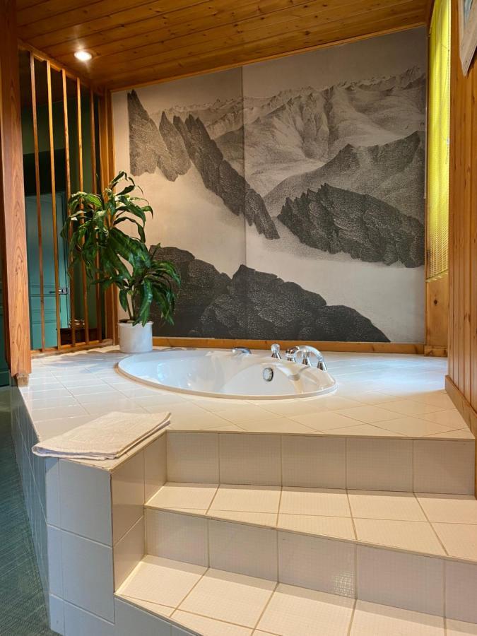Le Clos Du Tulipier Bed & Breakfast
